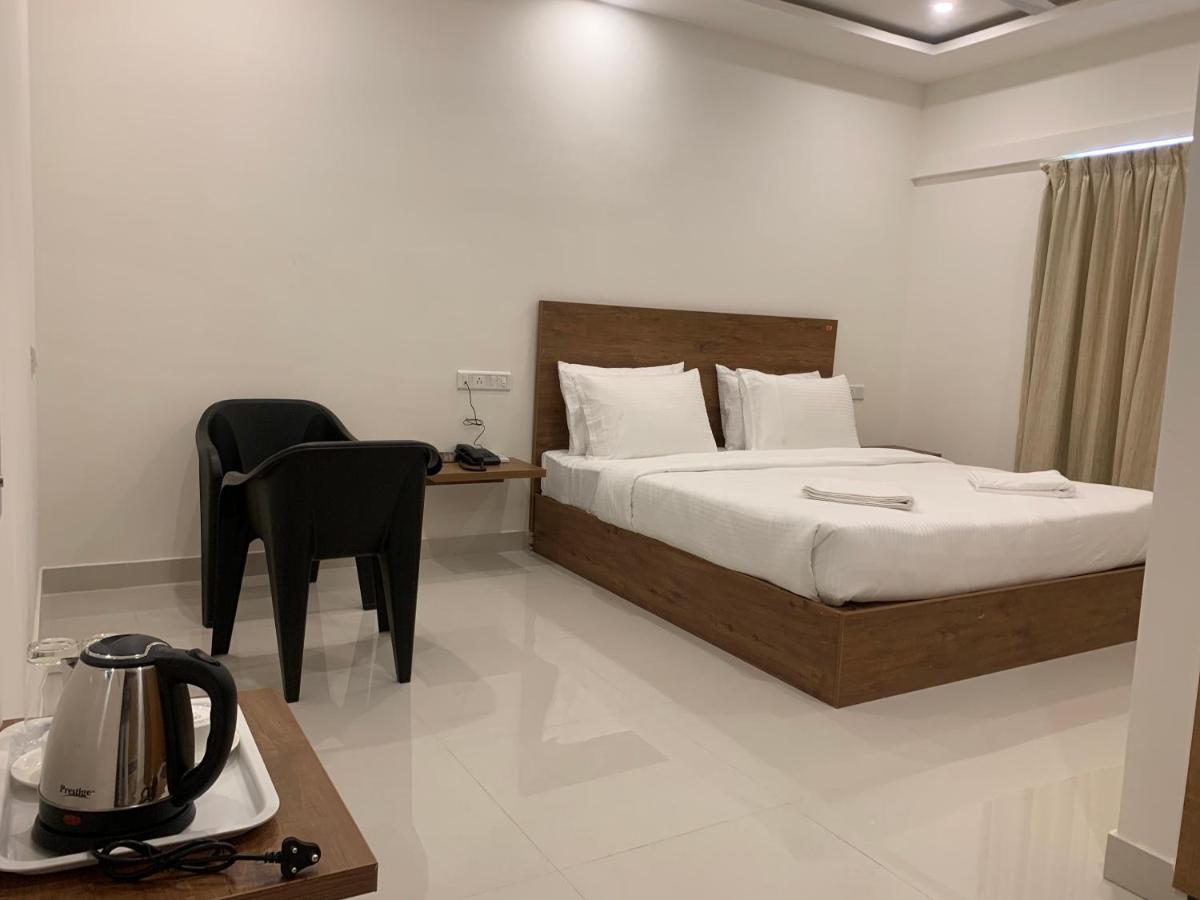 Hotel Airport City Dod Jala Εξωτερικό φωτογραφία