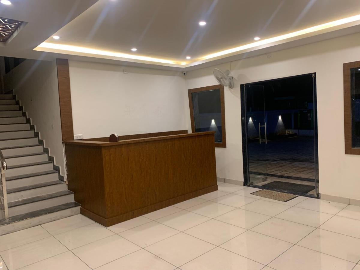 Hotel Airport City Dod Jala Εξωτερικό φωτογραφία